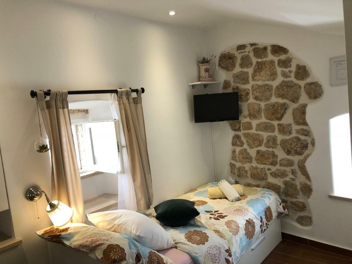 Elegant Leila Apartment